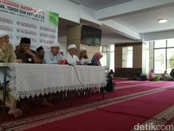 Alumni 212 Sebut Partai Berbaju Merah Biang Kerok di Indonesia