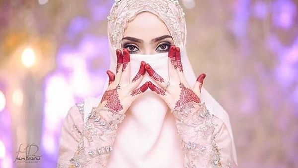 Cantik Nan Teduh, Ini Deretan Inspirasi Busana Pengantin Bercadar