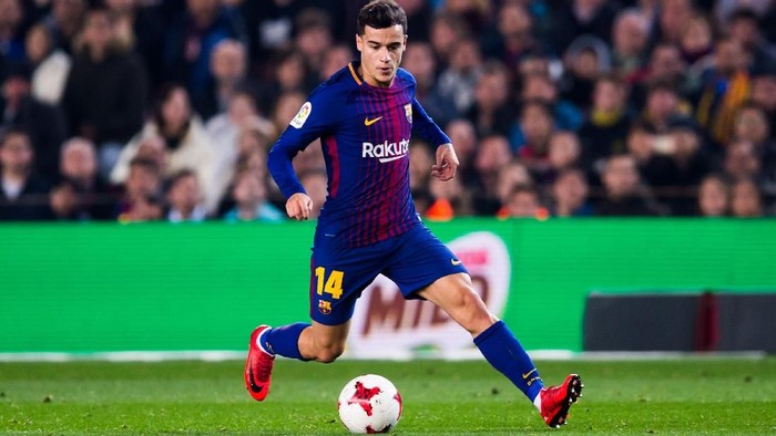 BARCELONA, SPAIN - JANUARY 25: Philippe Coutinho of FC Barcelona conducts the ball during the Spanish Copa del Rey Quarter Final Second Leg match between FC Barcelona and RCD Espanyol at Camp Nou stadium at Camp Nou on January 25, 2018 in Barcelona, Spain. (Photo by Alex Caparros/Getty Images)