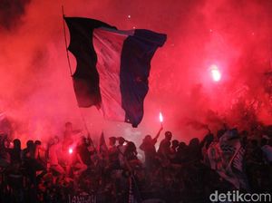 Persib Kembali Didenda akibat Ulah Suporter