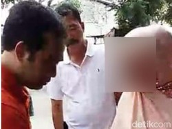 Terekam CCTV, Begini Aksi Pencuri Baju Syari di Blitar