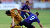 Hingga turun minum tak ada gol tambahan yang tercipta. FC Tokyo menutup babak pertama dengan keunggulan 1-0.