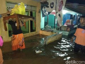 Debit Kali Sampeyan Situbondo Tinggi, Rumah Warga Terendam Banjir