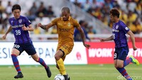Di menit ke-70 Bhayangkara FC berhasil berbalik unggul 2-1. Marinus Wanewar mencatatkan namanya di papan skor setelah menyambar bola rebound hasil sepakan Da Silva.