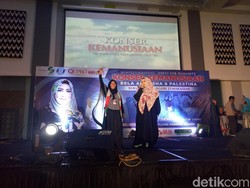 Melly Goeslaw Gelar Konser Kemanusian, Terkumpul Rp 358 Juta untuk Palestina