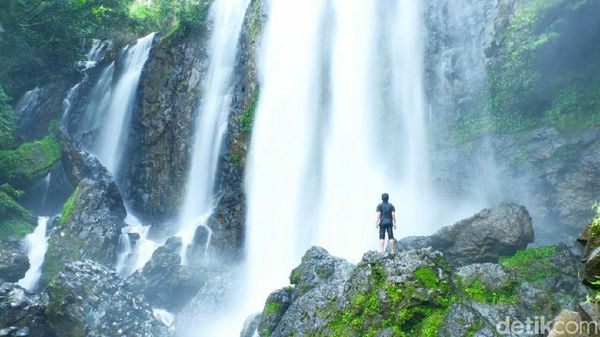Foto: Air Terjun Cantik Setinggi 20 Meter di Sulawesi Selatan