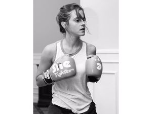 Kampanyekan Antipelecehan Seks, Para Seleb Ini Ternyata Suka Olahraga