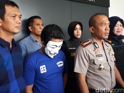 Perawat National Hospital Cabul Karena Terangsang Melihat Korban