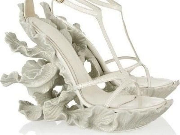 Foto: 13 Sepatu Pernikahan Nyeleneh untuk Pengantin Anti Mainstream