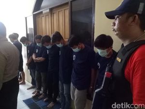 Polisi Tetapkan 7 Tersangka Driver Grab Pengantar Tuyul Polisi Tetapkan 7 Tersangka Driver Grab Pengantar Tuyul