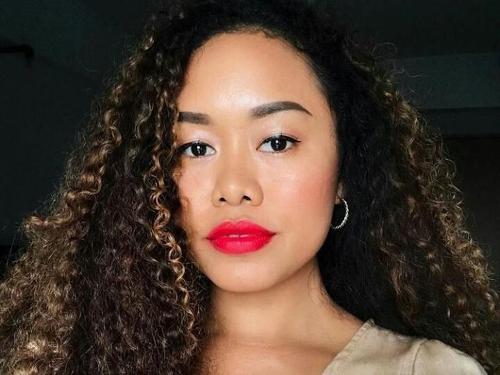 Tips Sederhana Menjaga Rambut Keriting Tetap Indah Ala Blogger Kecantikan Tips Sederhana Menjaga Rambut Keriting Tetap Indah Ala Blogger Kecantikan