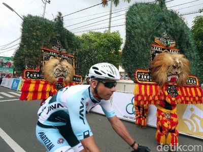 Reog Lepas Pebalap Etape Kedua Tour de Indonesia