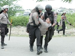 Kericuhan Saat Persebaya Vs MU: 3 Suporter Ditangkap dan 1 Polisi Luka