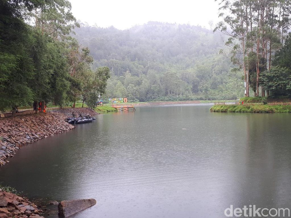 Pangdam Siliwangi Minta Tidak Ada Orang Mancing di Situ Cisanti Pangdam Siliwangi Minta Tidak Ada Orang Mancing di Situ Cisanti