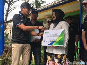 Ke Cipete, Sandi Beri Santunan ke Sopir Ojek Online yang Meninggal