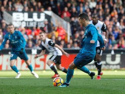 Ronaldo Dua Gol, Madrid Libas Valencia 4-1