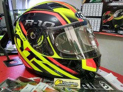 Lensa Anti-embun Ini Penting Juga Lho Buat Helm!