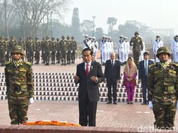 Kunjungi Museum Kemerdekaan Bangladesh, Jokowi Tanam Pohon Tanjung