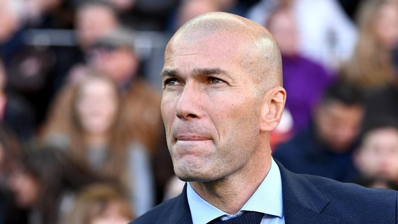 Zidane Dukung Guti Latih Madrid di Masa Depan Zidane Dukung Guti Latih Madrid di Masa Depan