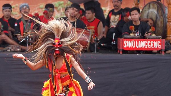 Perayaan HUT PDI Perjuangan Padukan Budaya Lokal
