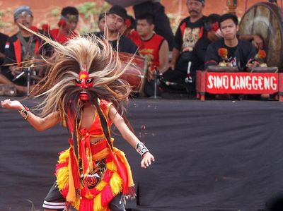 Perayaan HUT PDI Perjuangan Padukan Budaya Lokal