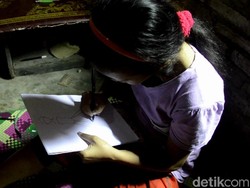 Windi, Gadis Difabel Tak Lulus SD yang Lukisannya Bak Desainer Top