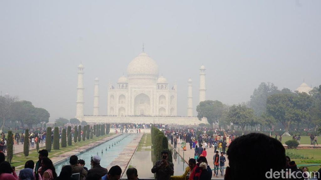 Foto: Bentuk Nyata Cinta dan Keberagaman Agama di Taj Mahal