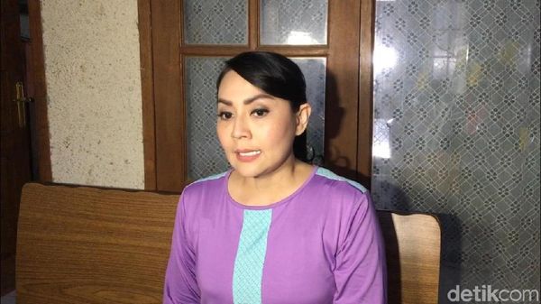 Sandy Tumiwa... Jangan Ganggu Tessa Kaunang Terus!