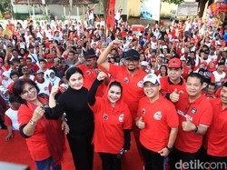 Didampingi Bupati Anas, Cawagub Puti Ikuti Jalan Sehat di Banyuwangi