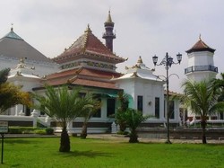 Megahnya Masjid Kebanggaan Warga Palembang