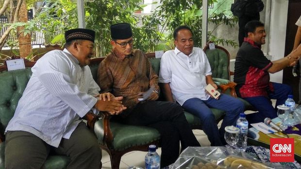 Dari Atas Kursi, Sandiaga Sebut Presiden KSPI Sebagai Sahabat