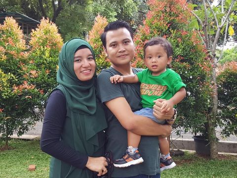 Rissa bersama suami dan anaknya, Aldrich/