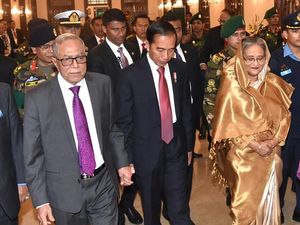 Jokowi-Iriana Dijamu Makan Malam dan Goyangan Bangladesh