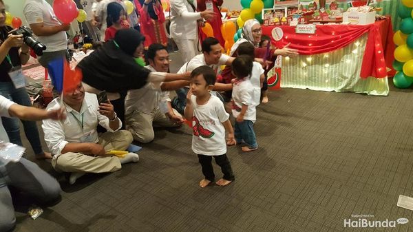 Kehebohan Bunda dan Ayah Semangati si Kecil Lomba