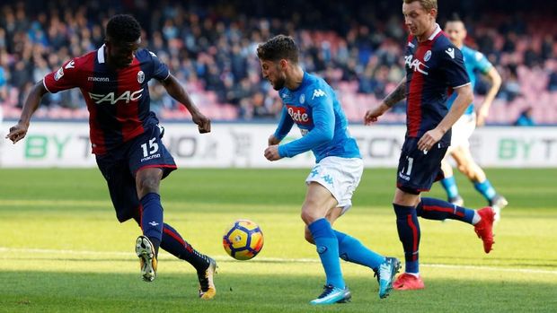 Dries Mertens tampil cemerlang dengan mencetak dua gol kemenangan Napoli.