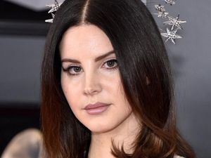 Foto: Melihat Lebih Dekat Kecantikan Selebriti di Grammy Awards 2018 Foto: Melihat Lebih Dekat Kecantikan Selebriti di Grammy Awards 2018