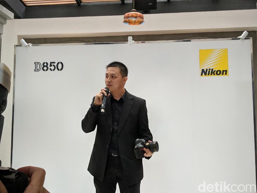 Penjualan Kamera DSLR Menurun, Gara-gara Smartphone?