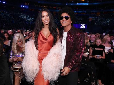Foto: Ini Jessica Caban, Pacar Seksi Bruno Mars yang Jarang Terekspos