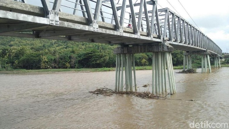 Kisah Tragis Mahasiswi UNS Dilempar ke Sungai oleh Pacar Sendiri