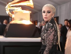 Sakit Makin Parah, Lady Gaga Tak Sanggup Selesaikan Tur Eropa