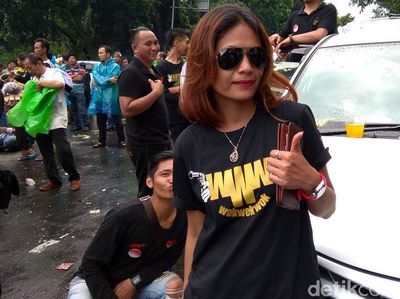 Ini Lho Para Srikandi Taksi Online di Antara Massa Pendemo