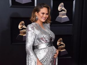 Chrissy Teigen Tak Jadi Datang ke Jamuan Oscar Demi Cicip Taco