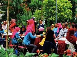 Warga Surabaya Bisa Berobat Gratis di Taman Lansia & Taman Paliatif