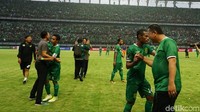 Persebaya memenangi duel melawan Madura United di Stadion Gelora Bung Tomo, Minggu (28/1/2018). Gol Yohanes Ferinando Pahabol menjadi penentu kemenangan 1-0 Bajul Ijo. (Foto: Deny Prastyo Utomo/detikcom)