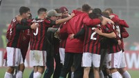 Milan pun kini naik ke peringkat tujuh klasemen sementara Liga Italia dengan 34 poin. Sementara Lazio tertahan di peringkat tiga dengan 46 poin. (Foto: Marco Luzzani/Getty Images)