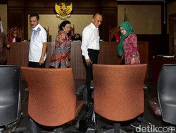 Gamawan  Mengaku Marahi Eks Anak Buahnya Disebut Terima Uang e-KTP