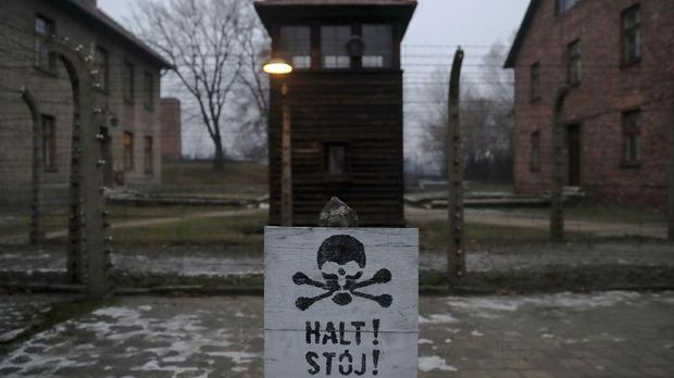 Gerbang Kamp Konsentrasi di Autschwitz