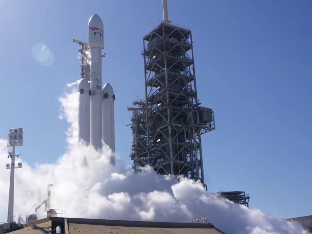 SpaceX Pecahkan 4 Rekor dalam Sehari SpaceX Pecahkan 4 Rekor dalam Sehari