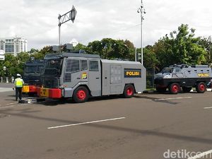 Demo Driver Taksi Online, Mobil Antihuru-hara Siaga Dekat Istana