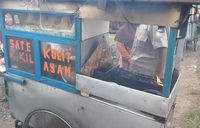 Murah Meriah! Racikan Sate Kikil dan Kulit Ayam Pak Salim yang Khas Indramayu